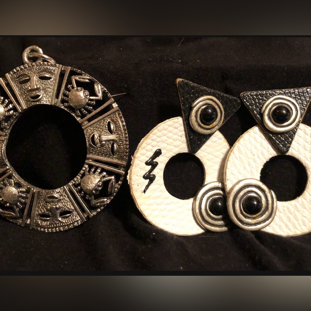 Black and White Geometric Earrings With Pendant